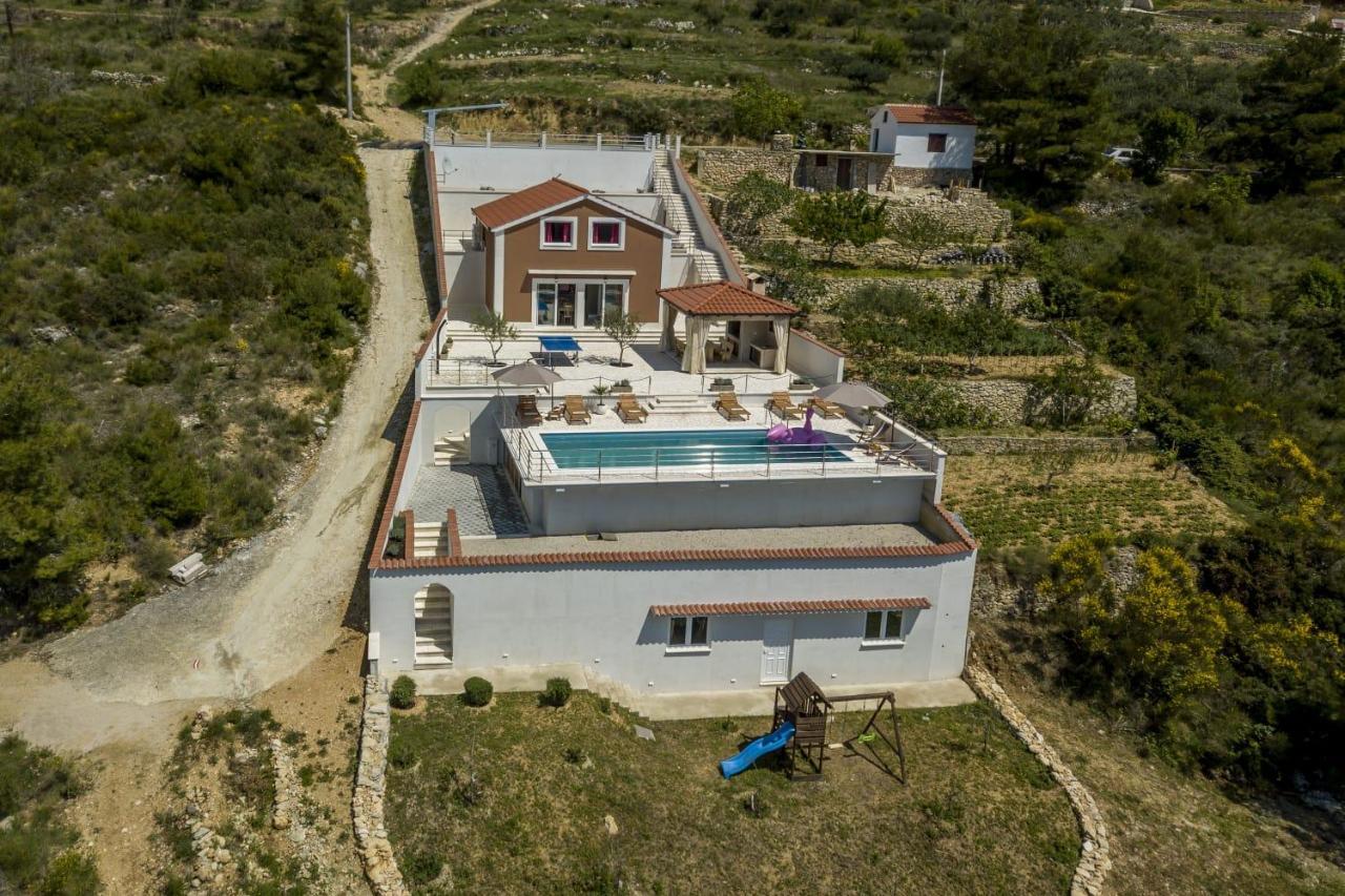 Ancora Villa